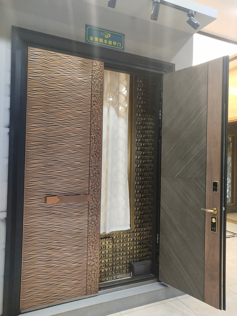 金黄铜木装甲门