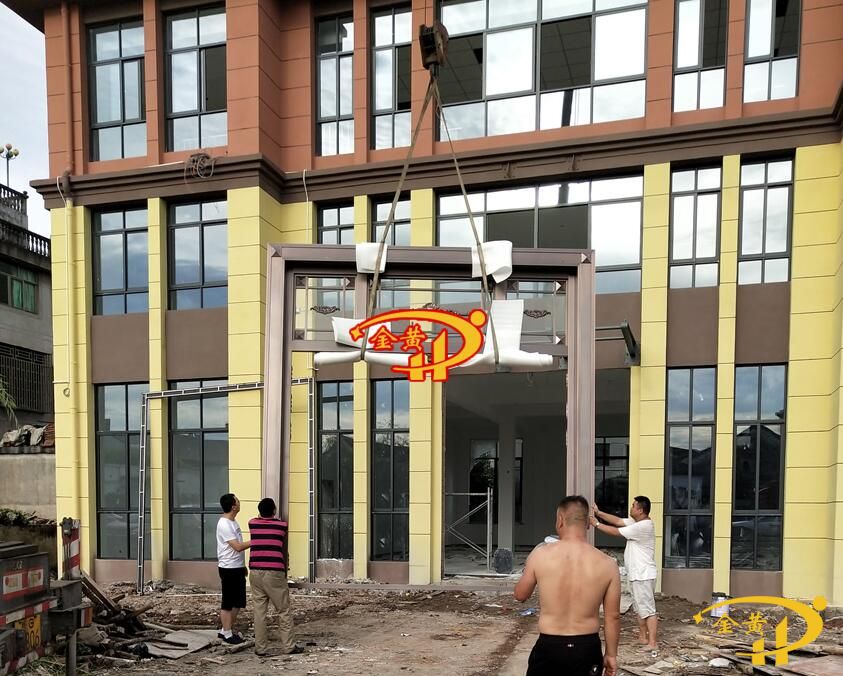 铜门安装过程图